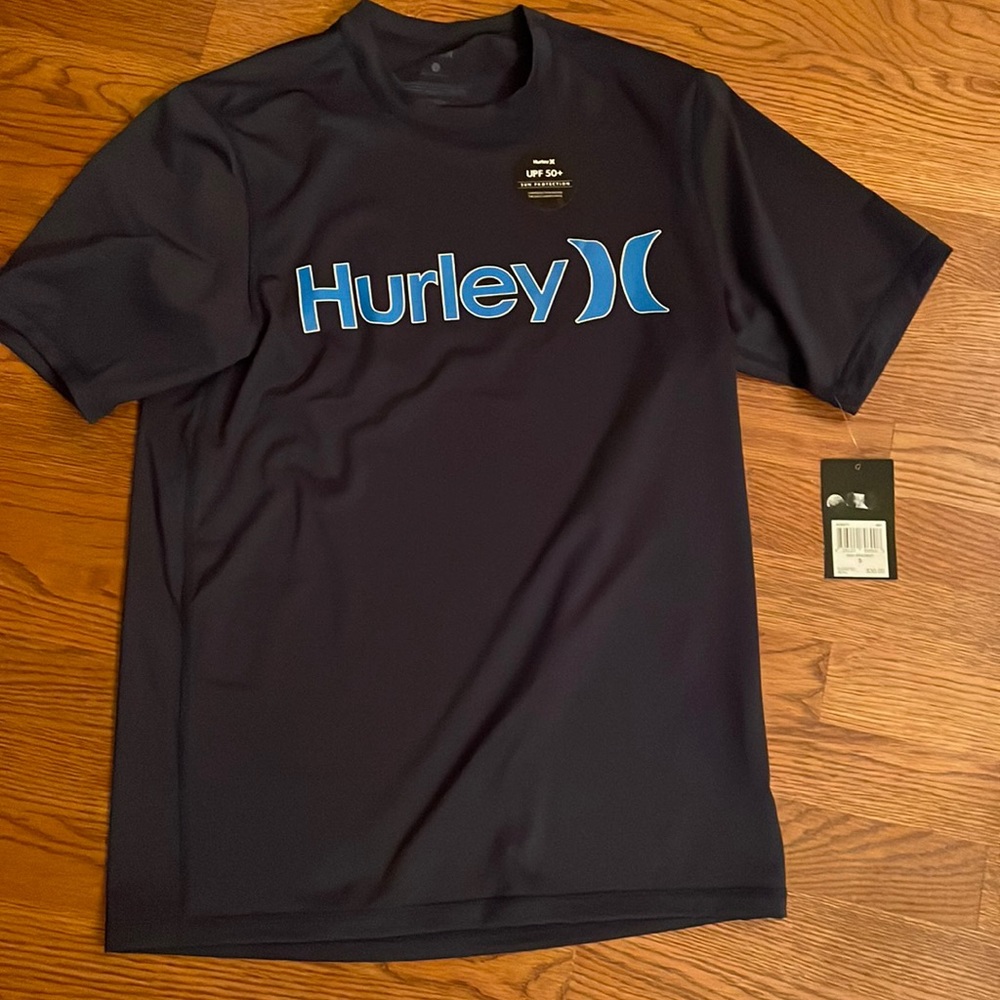 Hurley - Mens T-shirt - spf 50 - never worn - Mens Small
